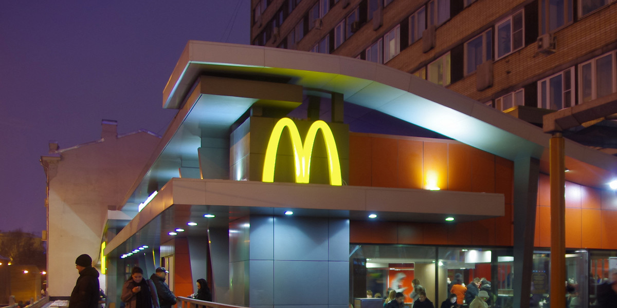 McDonald’s  под новым брендом откроется 12 июня